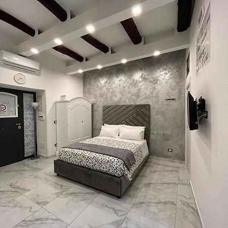 Casa Tolentino Al Centro Di Napoli Villa Kültér fotó