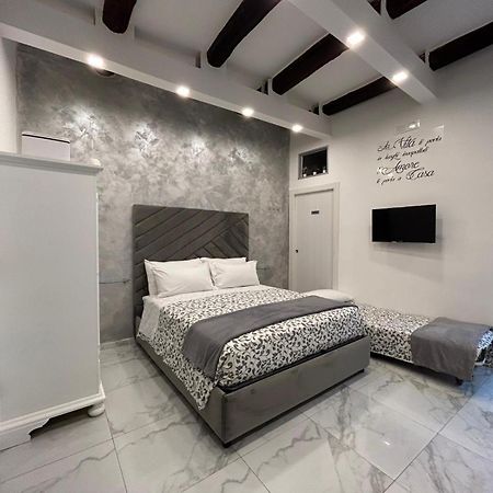 Casa Tolentino Al Centro Di Napoli Villa Kültér fotó