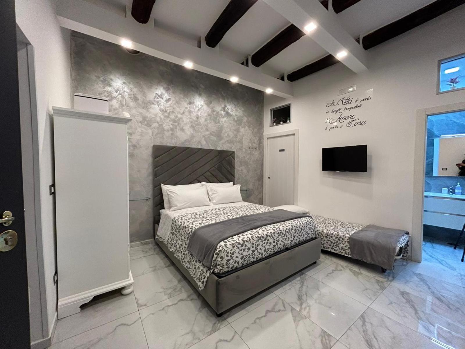 Casa Tolentino Al Centro Di Napoli Villa Kültér fotó